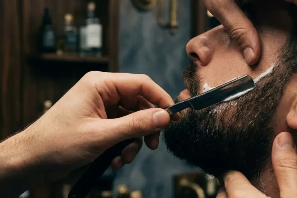 Cut + Beard Line: Beard line, close